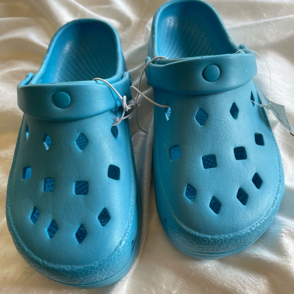 Clogs